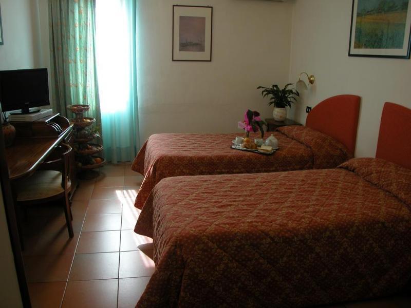 Hotel Ristorante Da Carlos Santa Maria Giudice Εξωτερικό φωτογραφία