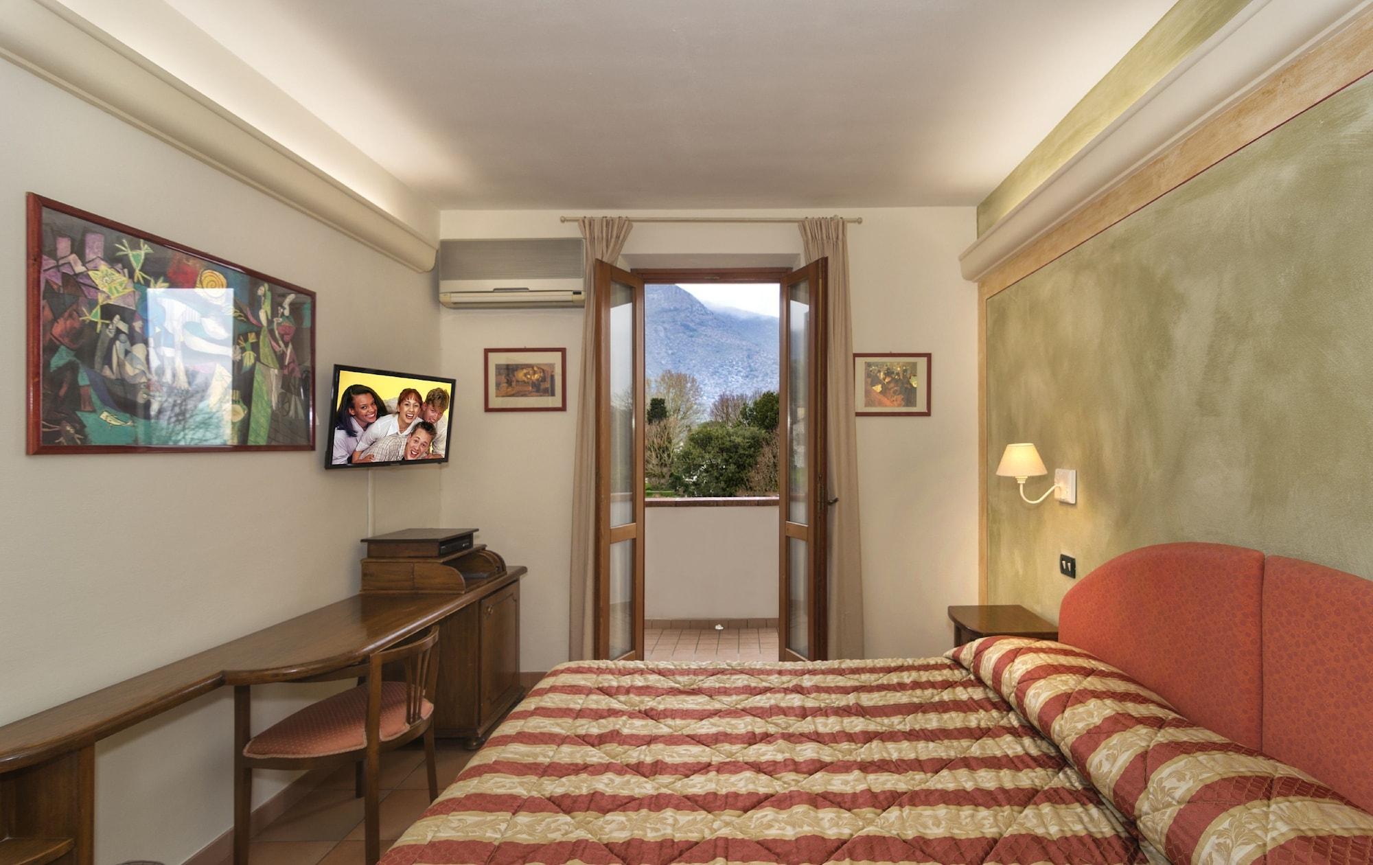 Hotel Ristorante Da Carlos Santa Maria Giudice Εξωτερικό φωτογραφία