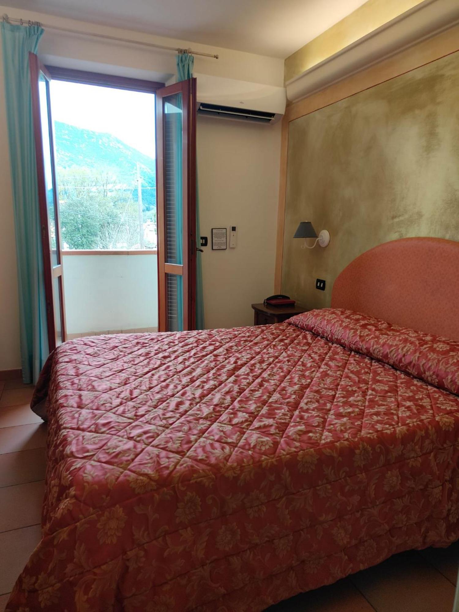 Hotel Ristorante Da Carlos Santa Maria Giudice Εξωτερικό φωτογραφία