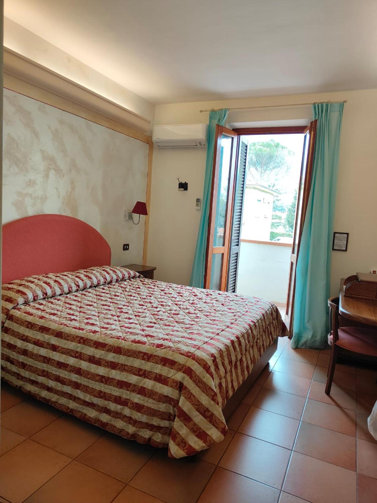 Hotel Ristorante Da Carlos Santa Maria Giudice Εξωτερικό φωτογραφία